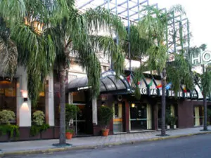 hotel garden entrada